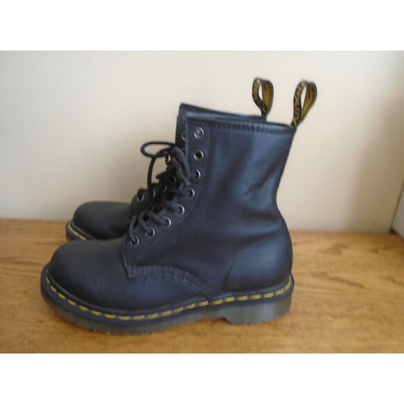 Dr. Martens Black Leather combat Boots size 7 womens style 11821 - Picture 3 of 7